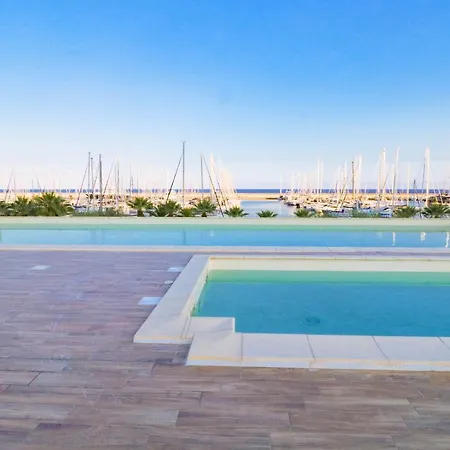 H11 Luxury 12b Porto - Piscina - Jacuzzi Apartment Santo Stefano al Mare