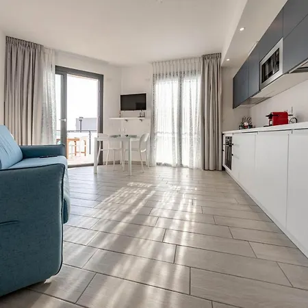 Apartment H11 Luxury 12b Porto - Piscina - Jacuzzi Santo Stefano al Mare