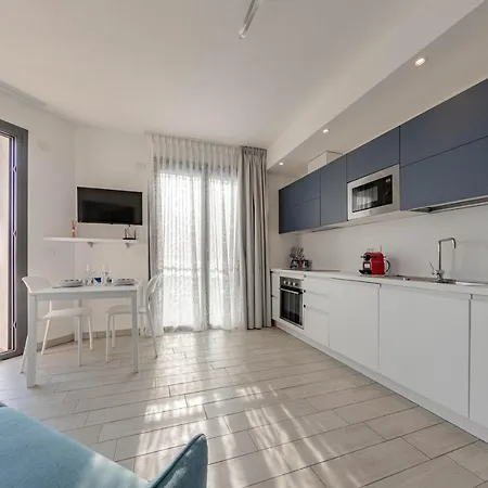 H11 Luxury 12b Porto - Piscina - Jacuzzi Apartment Santo Stefano al Mare